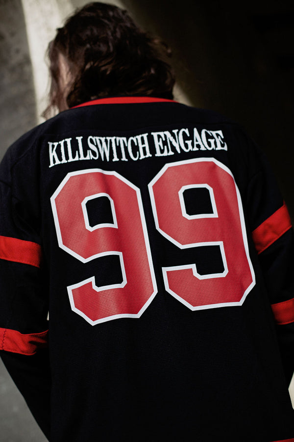 KILLSWITCH ENGAGE 'SKATE BY DESIGN' hockey jersey in black and red back view on model
