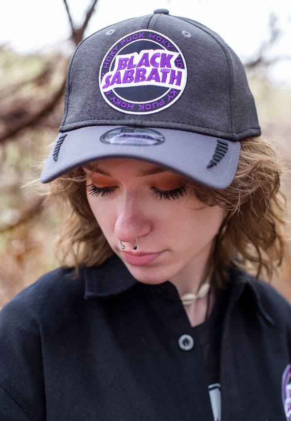 BLACK SABBATH ‘SCOREBLIND’ stretch fit hockey cap in grey front view on model