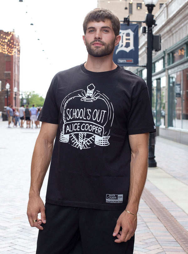 ALICE COOPER ‘SCHOOLS OUT’ short sleeve hockey t-shirt in black front view on model