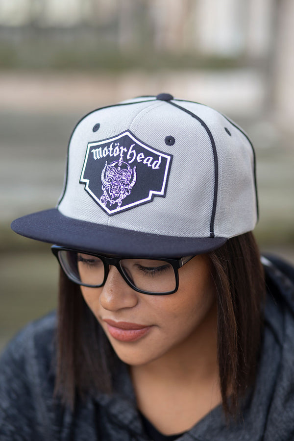Motorhead 'SCORE PIG' snapback hockey cap in grey with black accents on model
