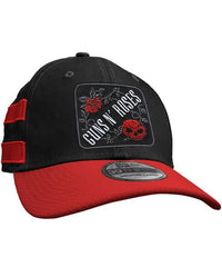 GUNS N' ROSES ‘THE JUNGLE’ stretch fit hockey cap in black with red brim and stripes front view