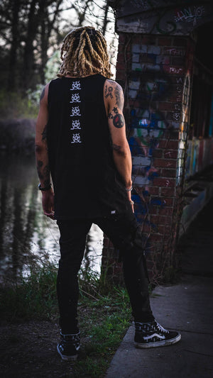 PUCK HCKY 'BIG STAR' hockey tank in black back view on model